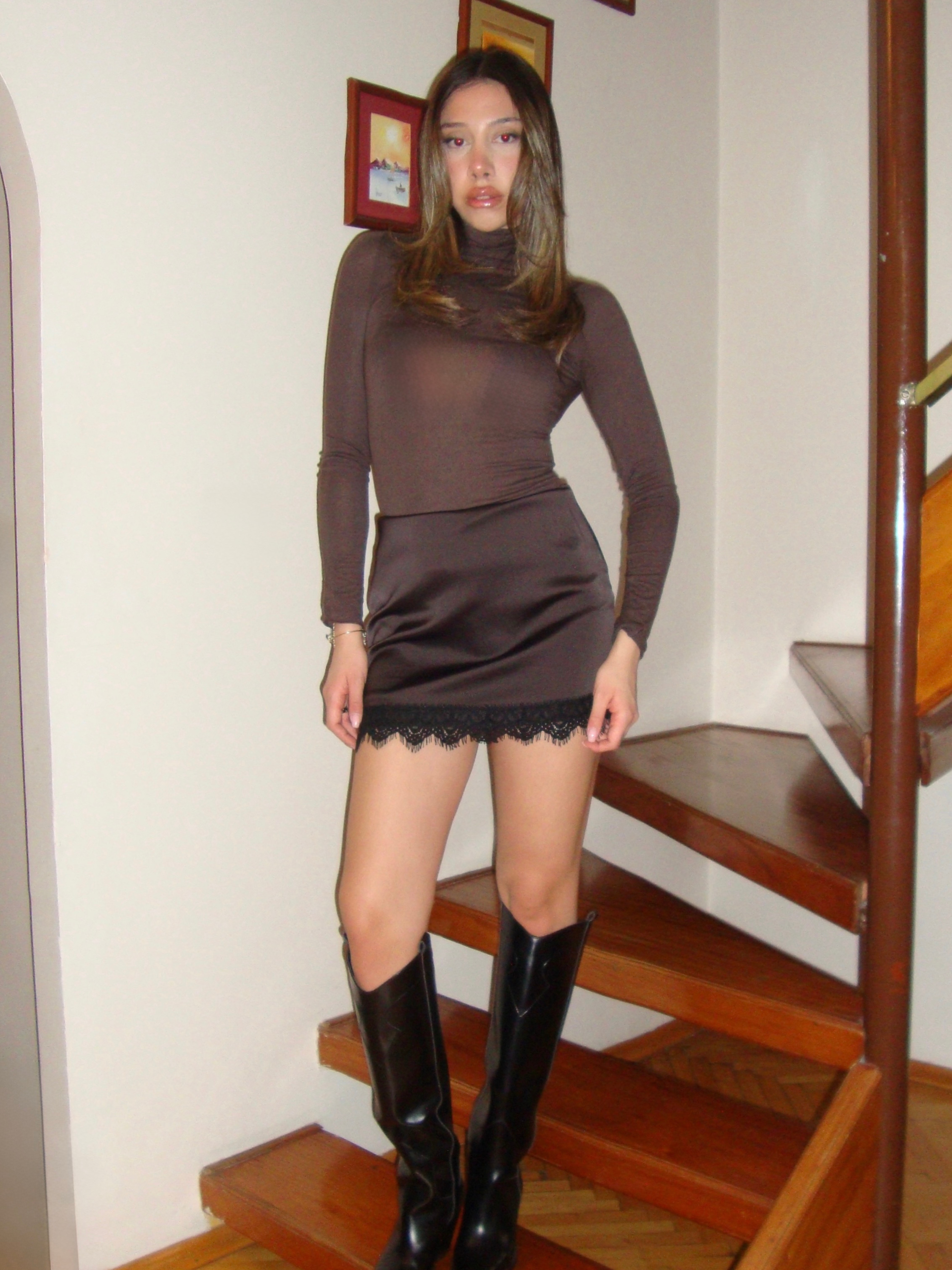 Dantel Detaylı Saten Mini Etek