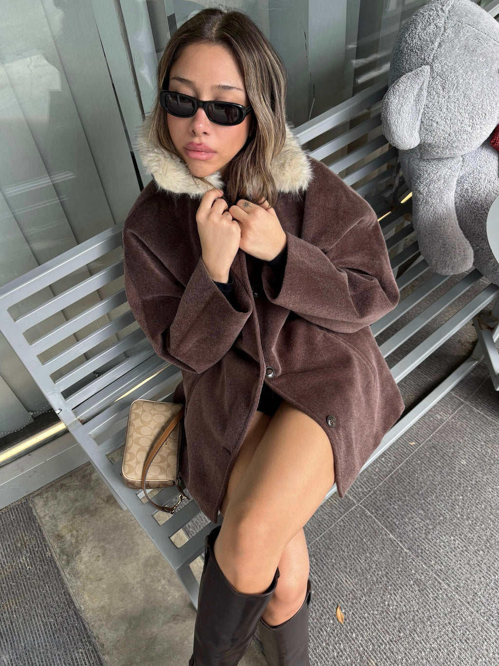 Yakası Çıkarılabilir Suni Kürklü Kaban