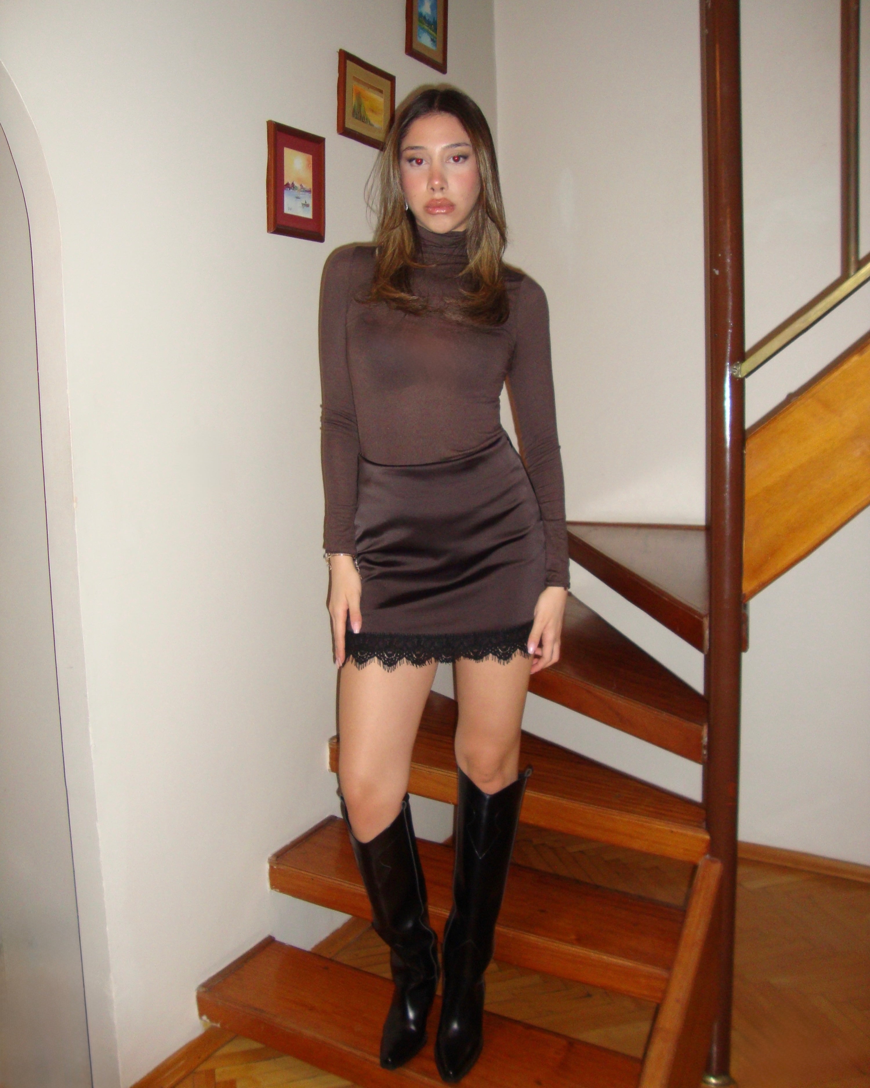 Dantel Detaylı Saten Mini Etek